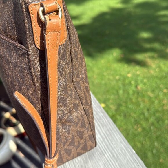 MICHAEL Micheal Kors Large Jet Set Travel Messenger/Crossbody - Picture 7 of 17